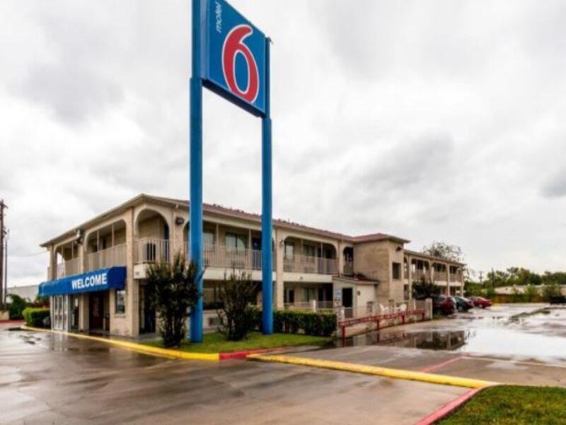 Motel 6 San Antonio, Tx - Frost Bank Center Esterno foto